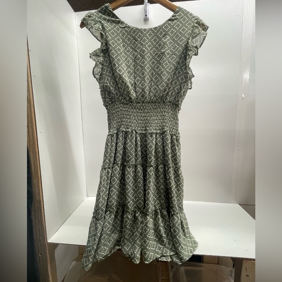 Trixxi Dresses & Skirts - Trixxi Olive Green Patterned Smocked Midi Dress